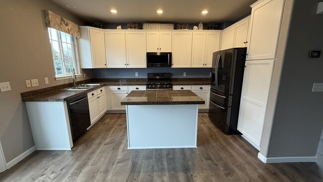 Building Photo - 7434 Grady Cir