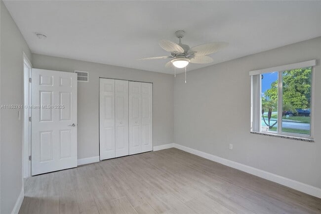Building Photo - 3800 SW 58th Terrace