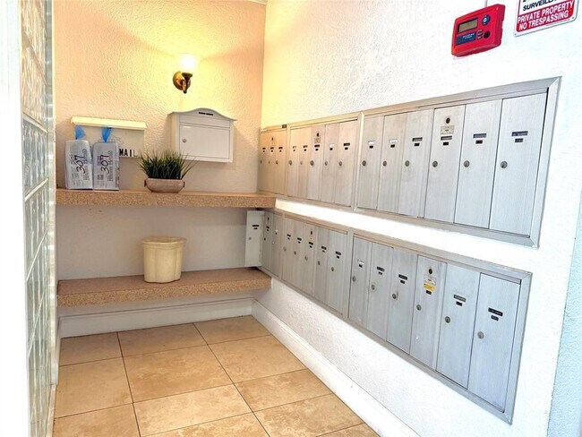 Building Photo - 2400 S Ocean Dr