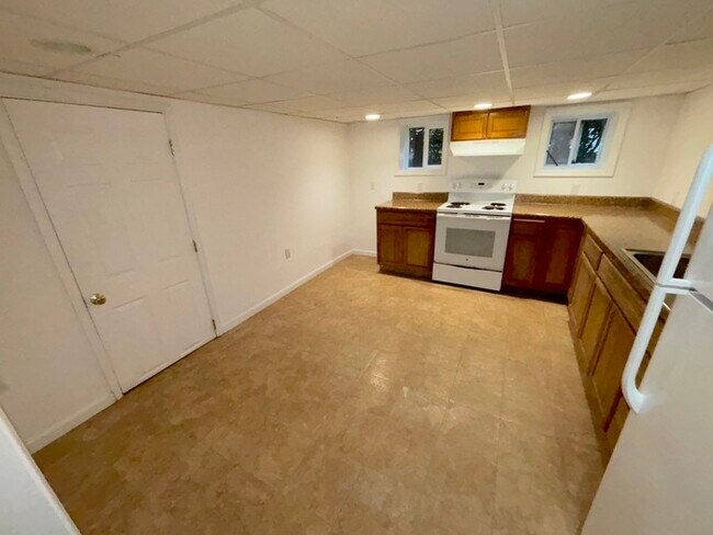 Building Photo - 156 Dupont Cir