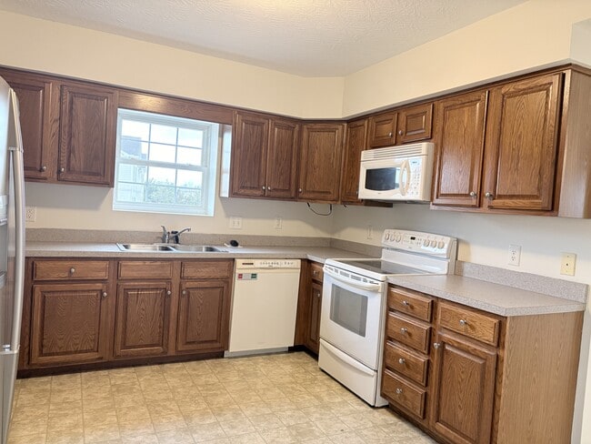 Building Photo - 24 Rosette Ln