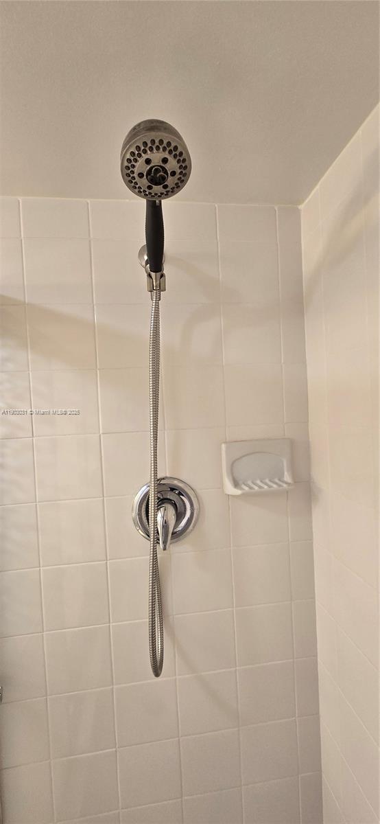 Building Photo - 20291 NE 30th Ave