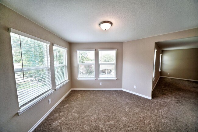 Building Photo - Beautiful 3-Bedroom Home with Flex Space i...