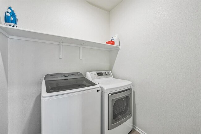Building Photo - 1127 Aronia Ln