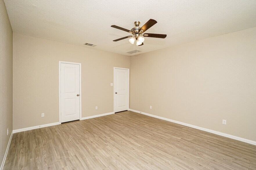 Building Photo - 15035 Nettleton Ml