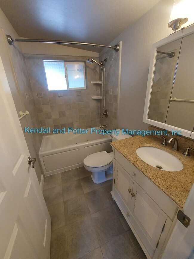 Building Photo - 5737 Soquel Dr