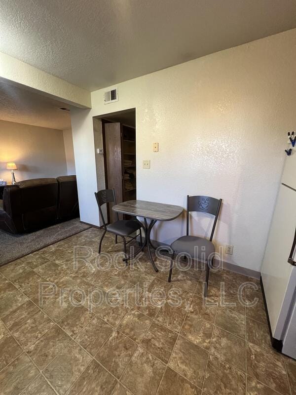 Building Photo - 3305 Frontier St