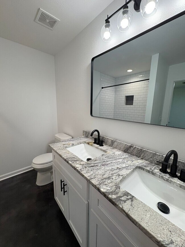 Building Photo - 3 Bedroom COMING SOON!