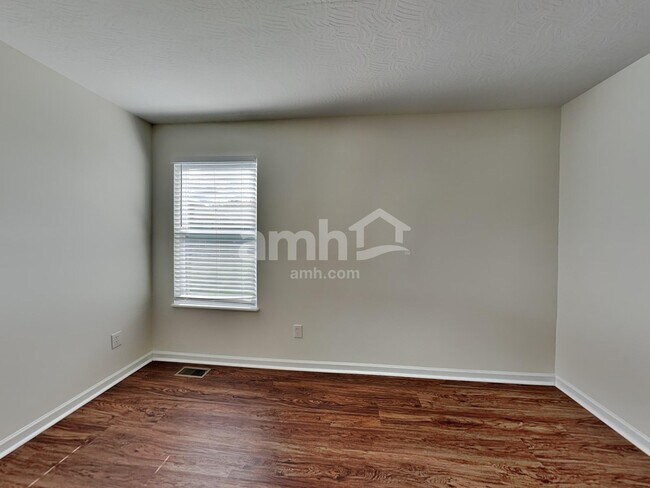 Building Photo - 109 Sandburg Dr