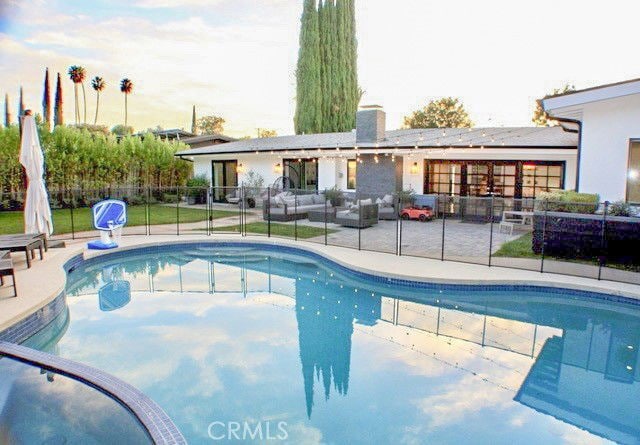 Building Photo - 4820 Abbeyville Ave