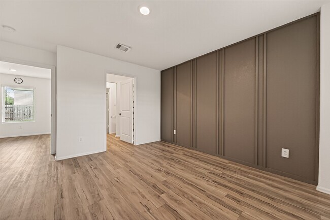 Building Photo - 1307 Vincente Ct