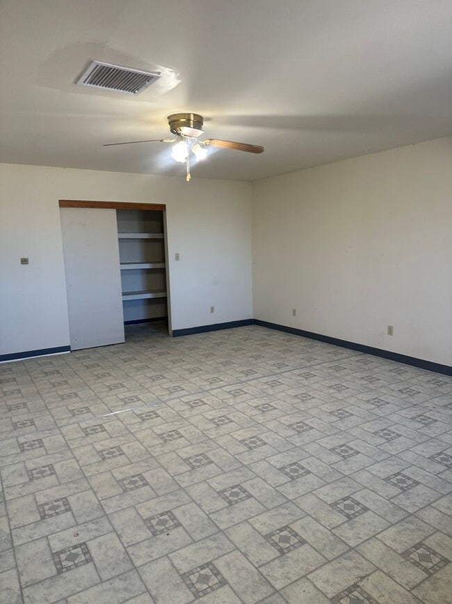 Building Photo - Horses Welcome to Single Wide on 1 Acre!