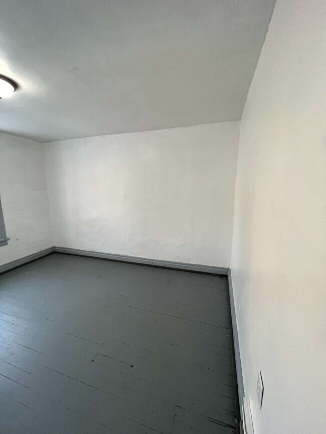 Building Photo - 618 Penn Ave