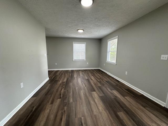 Building Photo - 631 Silkwood Ln