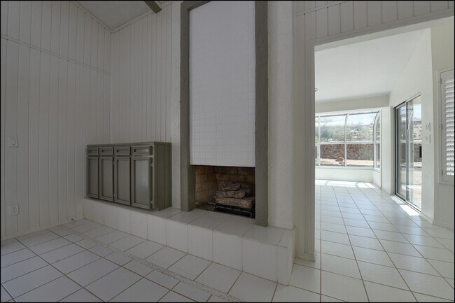 Building Photo - 6300 Jebel Way
