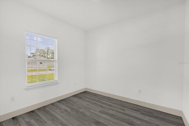 Building Photo - 4717 SW 166th Ln