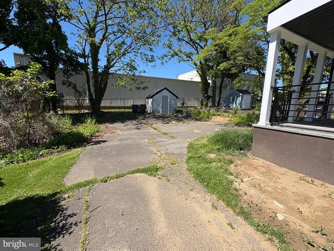 Building Photo - 2344 Hamilton Ave