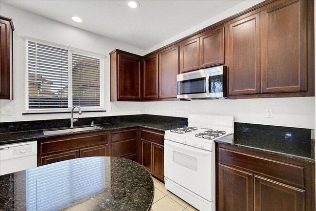 Building Photo - 566 Del Mar Cir