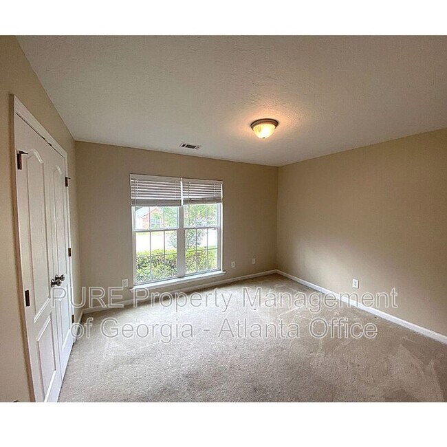 Building Photo - 2148 Sylvan Lake Dr