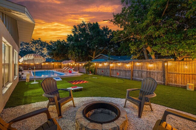 Building Photo - 10703 Del Prado Dr S