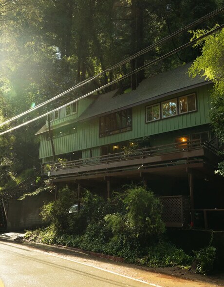 Building Photo - 2 Molino Ave