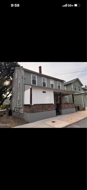 Building Photo - 412 Oak St