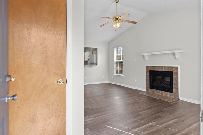 Building Photo - Hunters Creek 2 bedroom Coming Soon!