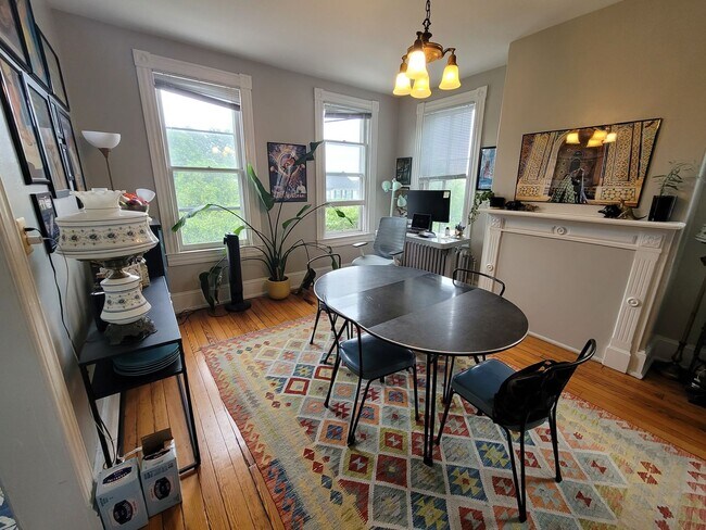 Building Photo - 3644 Roland Ave
