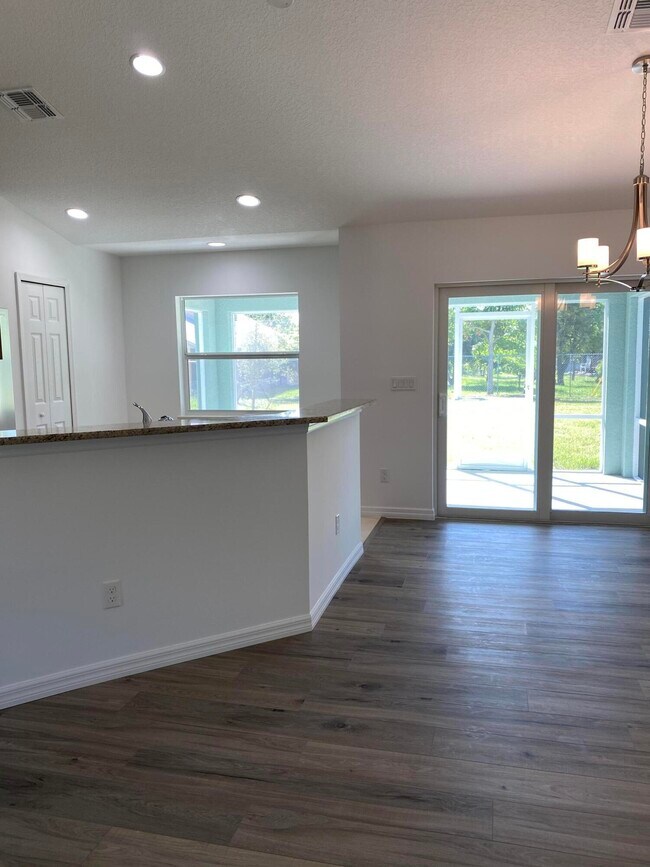 Building Photo - 1743 SE Gaskins Cir