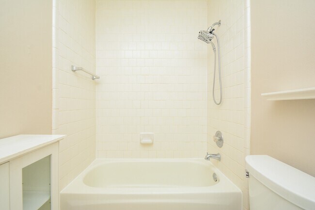 Building Photo - 14931 Chestnut Falls Dr