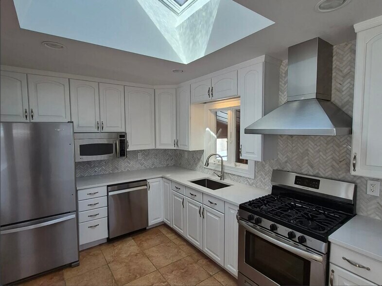 Building Photo - 53 Corey Ave