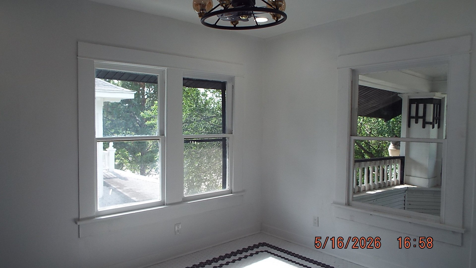 Building Photo - 940 W Mulberry Ave