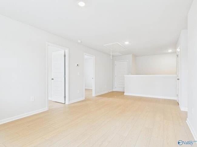 Building Photo - 15395 GRAYSON CIR