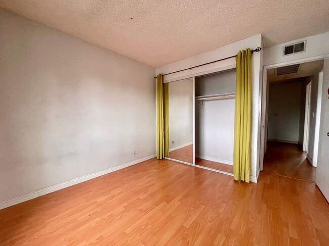 Building Photo - 107 S Muscatel Ave