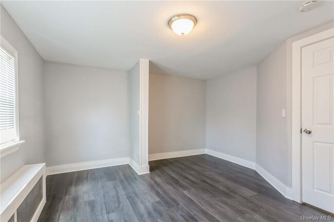 Building Photo - 156 Bellevue Pl