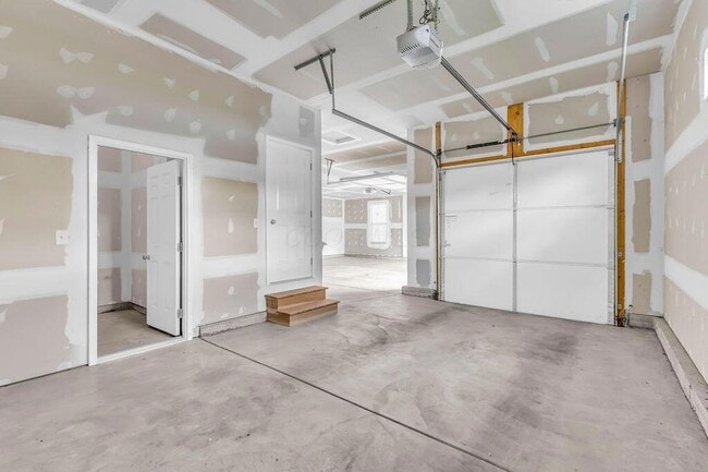 Building Photo - 7035 Coffman Rd