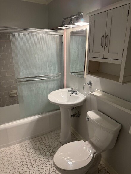 Bathroom - 314 N Kenwood St