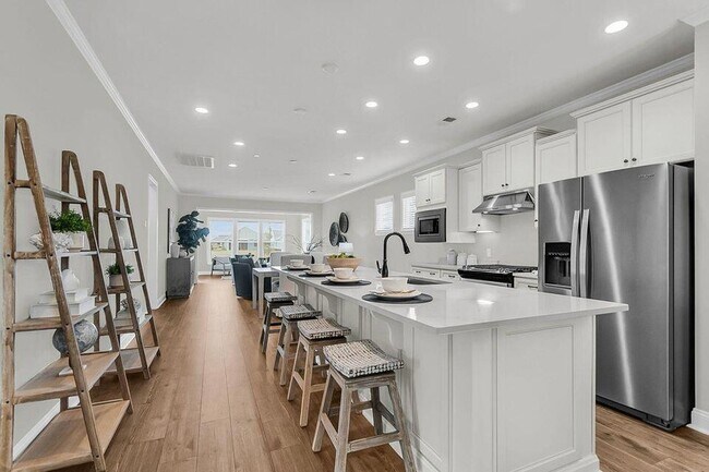 Building Photo - 214 Garden Gate Wy