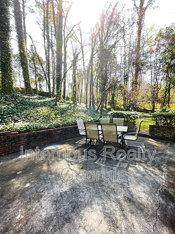 Building Photo - 3474 Sunderland Cir NE