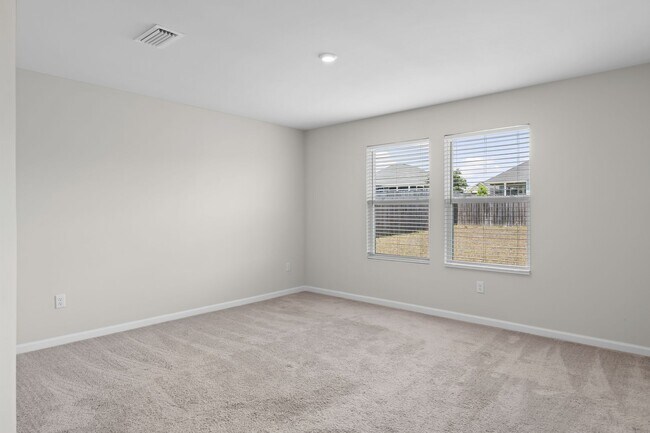 Building Photo - Beautiful 4/2 home with NEW fenced yard