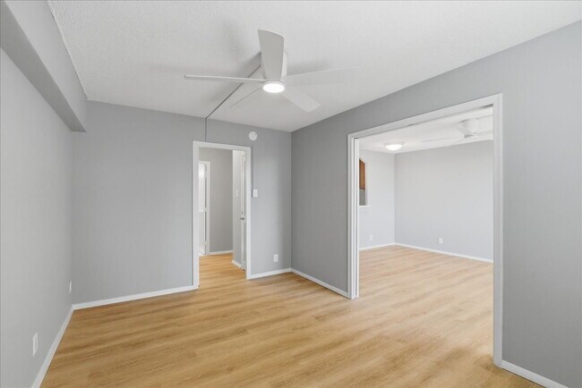 Building Photo - Sophisticated High-Rise Living in Prime Arlington Location