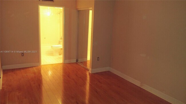 Building Photo - 850 N Miami Ave