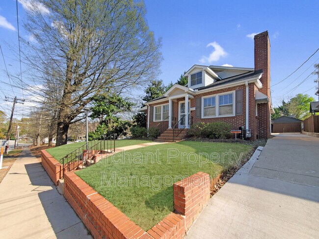 Building Photo - 504 University Ridge