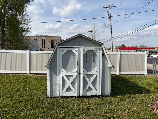 Building Photo - 335 S Garrard St