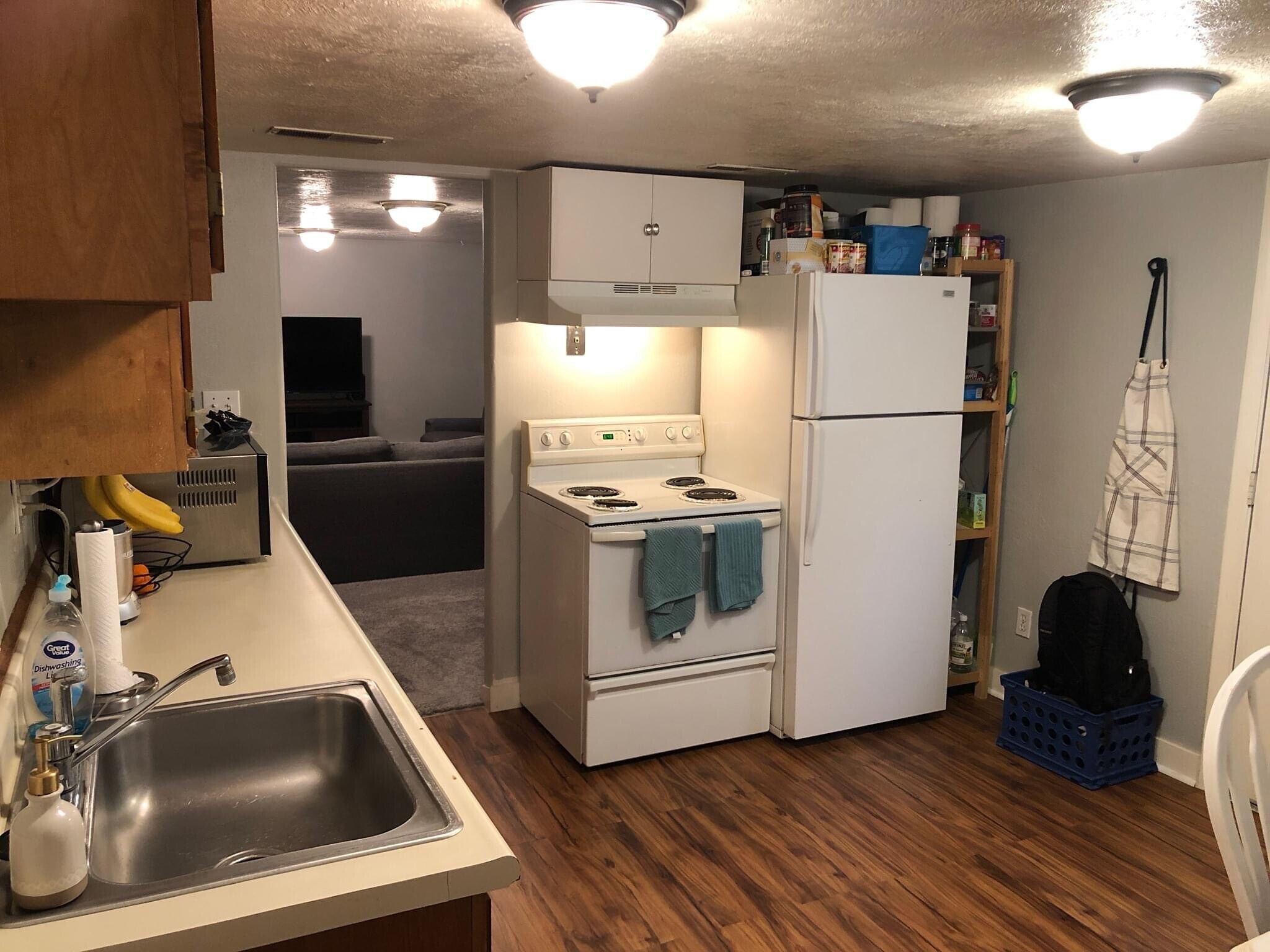 Building Photo - 873 N 600 W