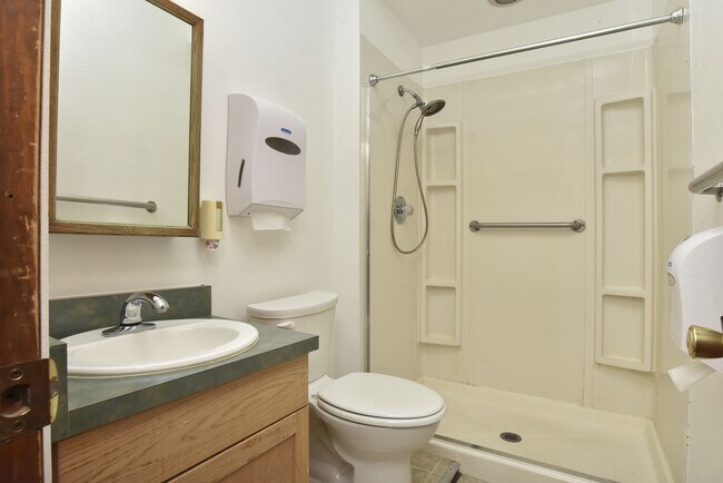 Building Photo - 5741 W Cedar Ave