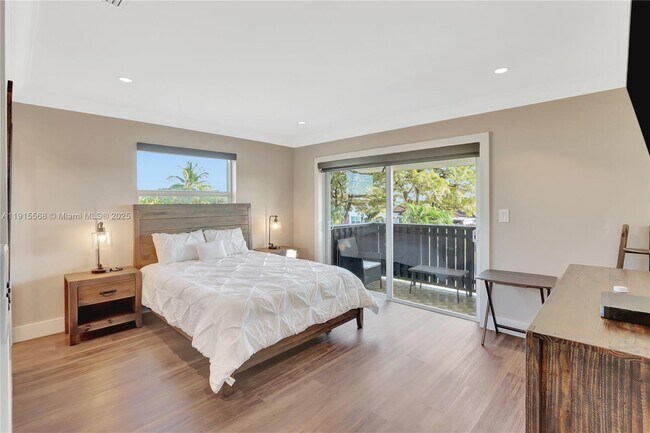 Building Photo - 10365 SW 9th Terrace