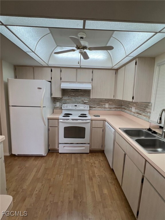 Building Photo - 704 NE 1st Ave