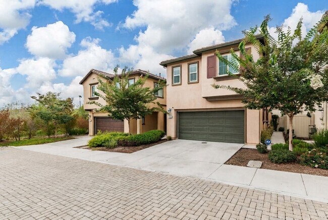 Building Photo - 251 Saratoga Ct