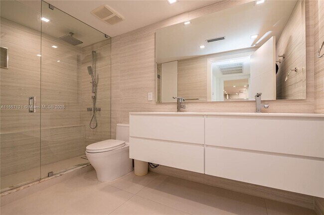 Building Photo - 9801 Collins Ave
